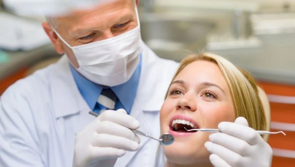 Os 5 principais alimentos que podem clarear os dentes de forma eficaz